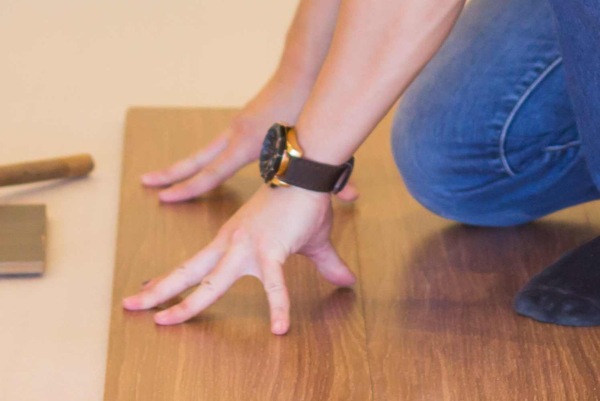 professional vinyl flooring installer