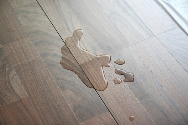 laminate flooring with waterproof feature